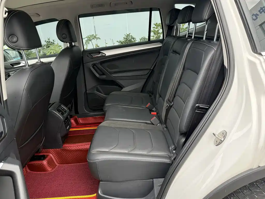 Volkswagen Tiguan L 2020 — фото 11