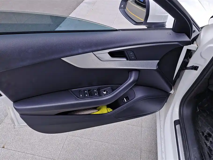 Audi A4L 2017