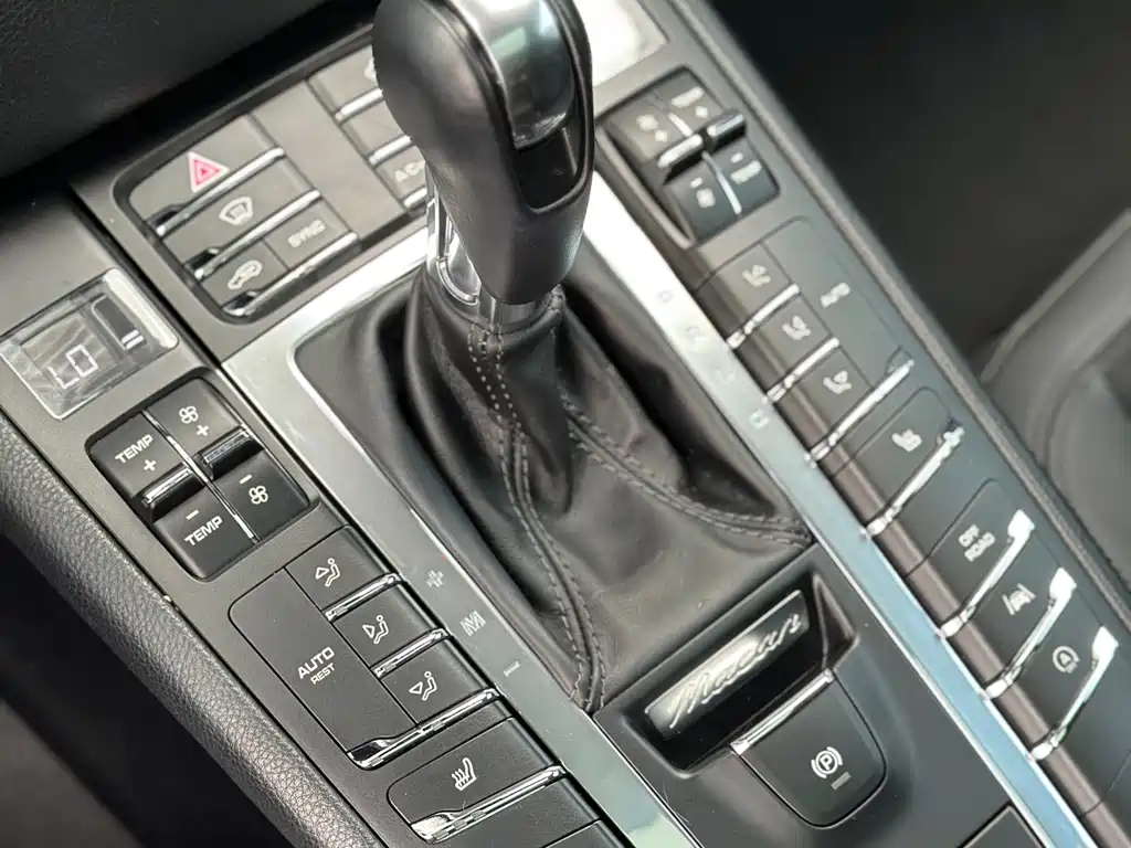 Porsche Macan 2018 — фото 8