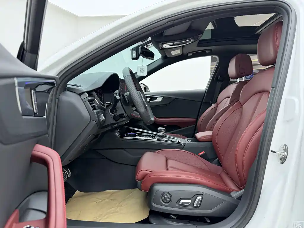 Audi A4L 2025