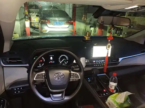 Toyota Sienna 2024