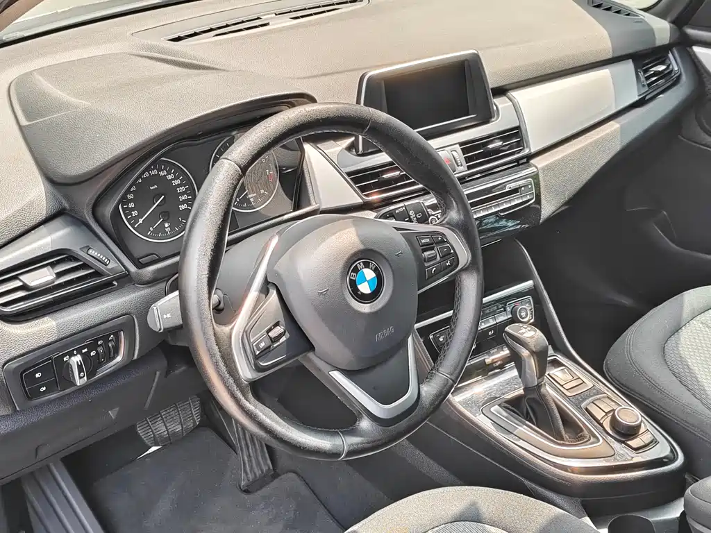 BMW 2 Series Gran Tourer 2017 — фото 24