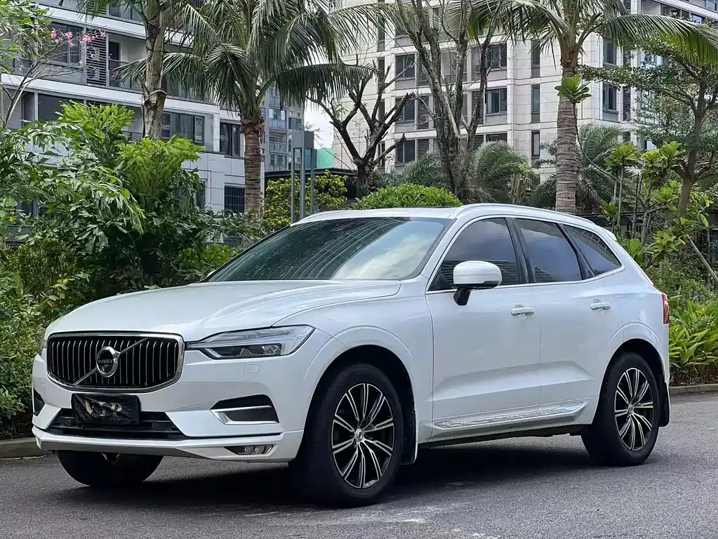 Volvo XC60 2018 — фото 10