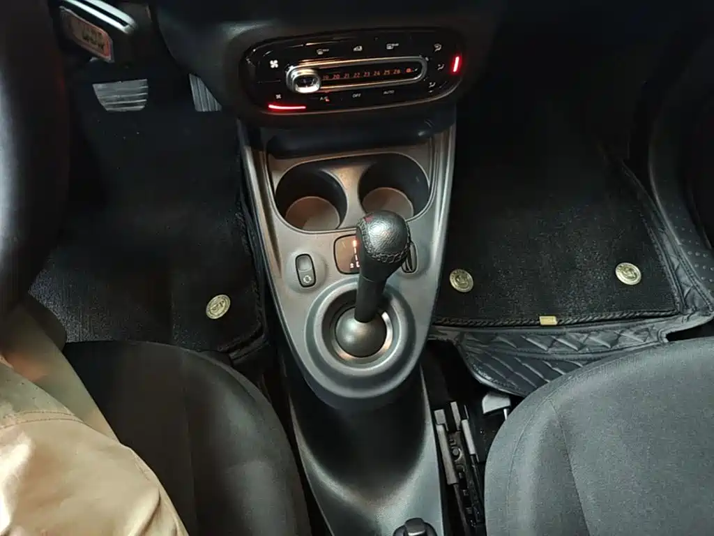 smart fortwo 2017 — фото 14
