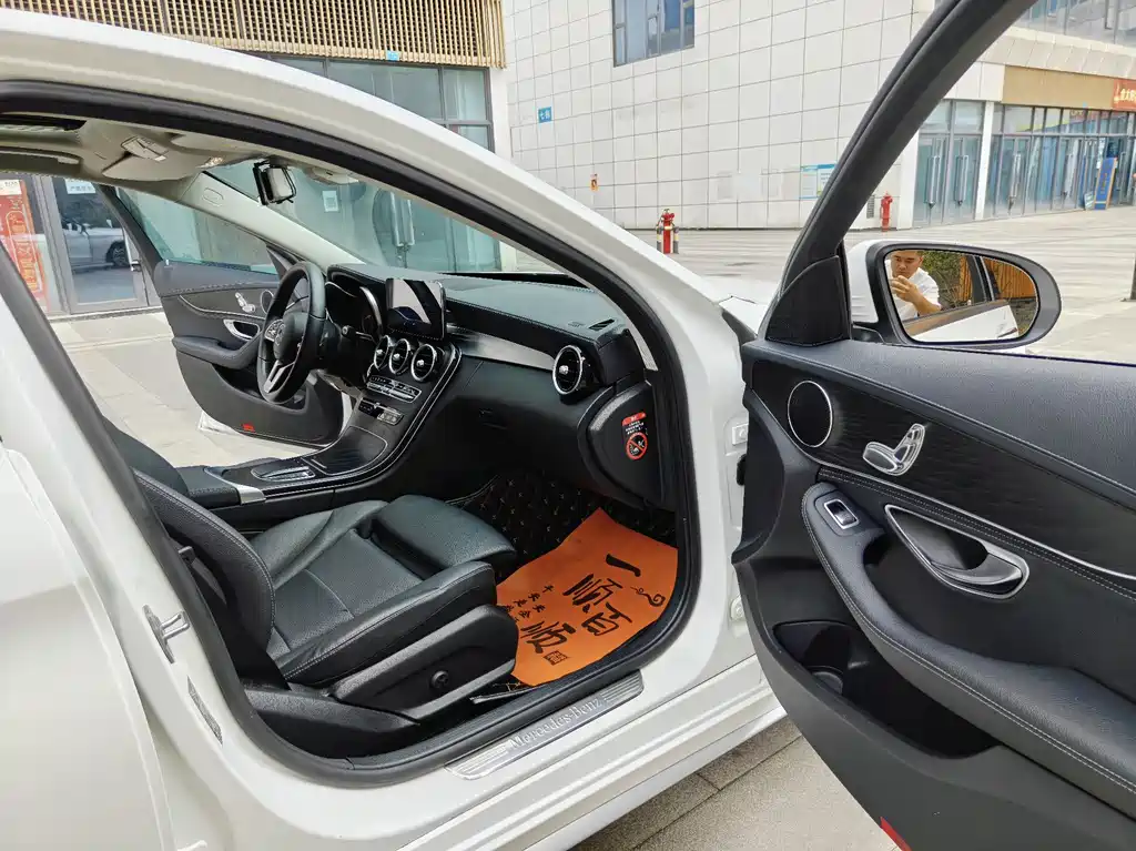 Mercedes-Benz C-Class 2019 — фото 11