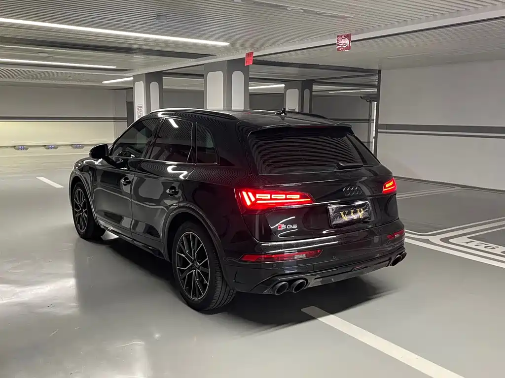Audi SQ5 2022 — фото 26