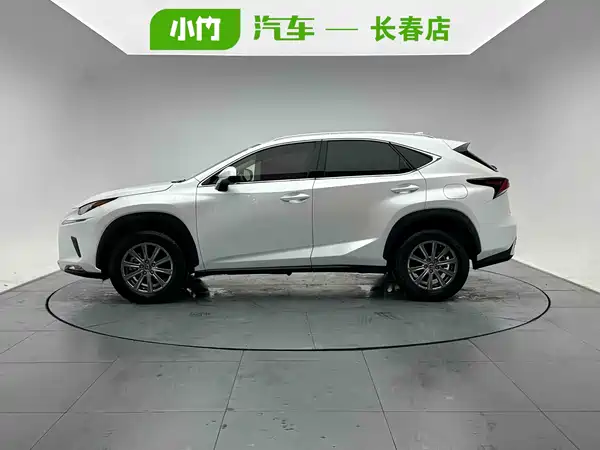 Lexus NX 2021