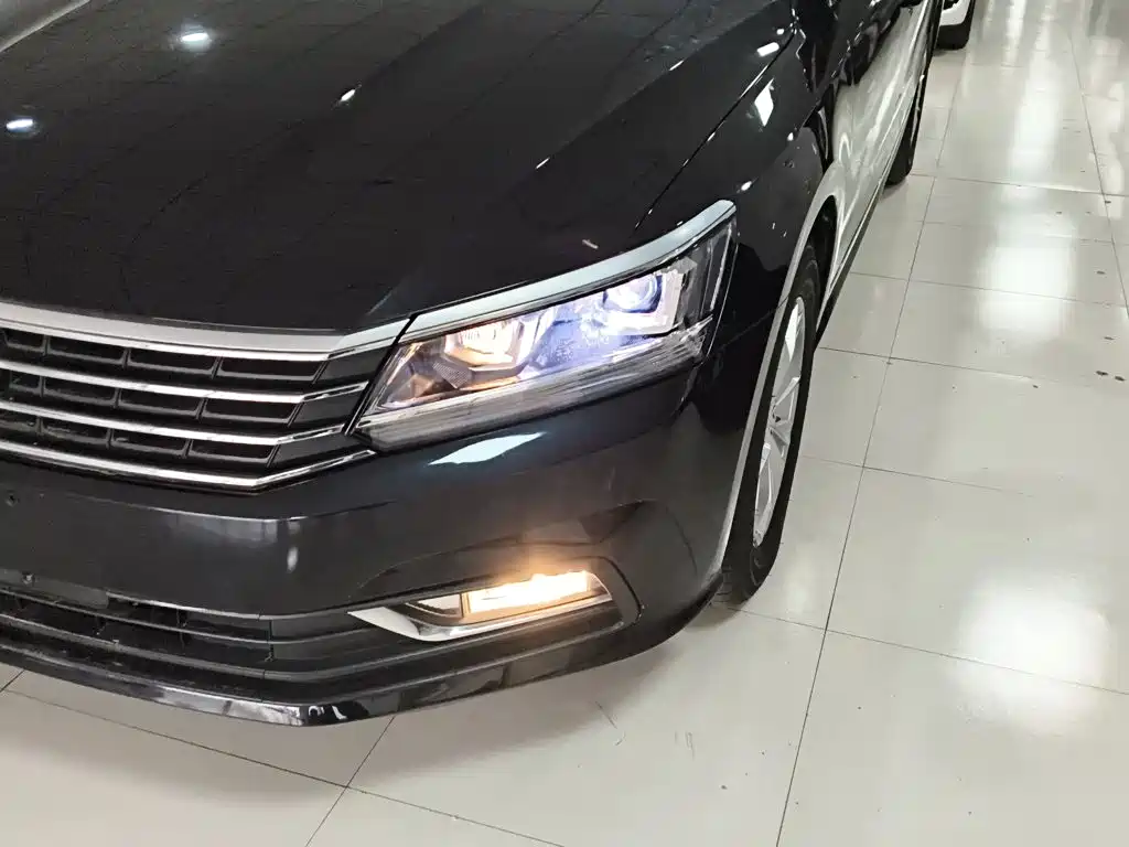 Volkswagen Passat 2019 — фото 18