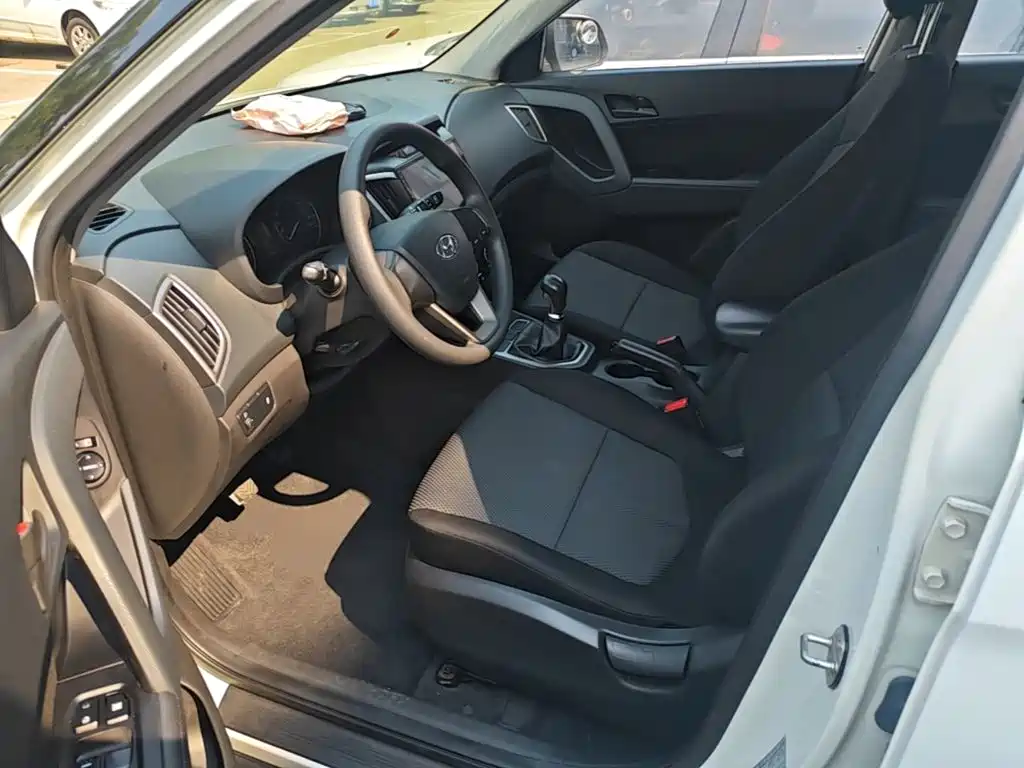 Hyundai ix25 2015 — фото 11