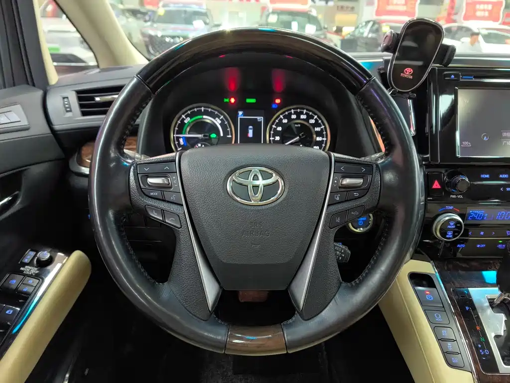Toyota Alphard 2020 — фото 9