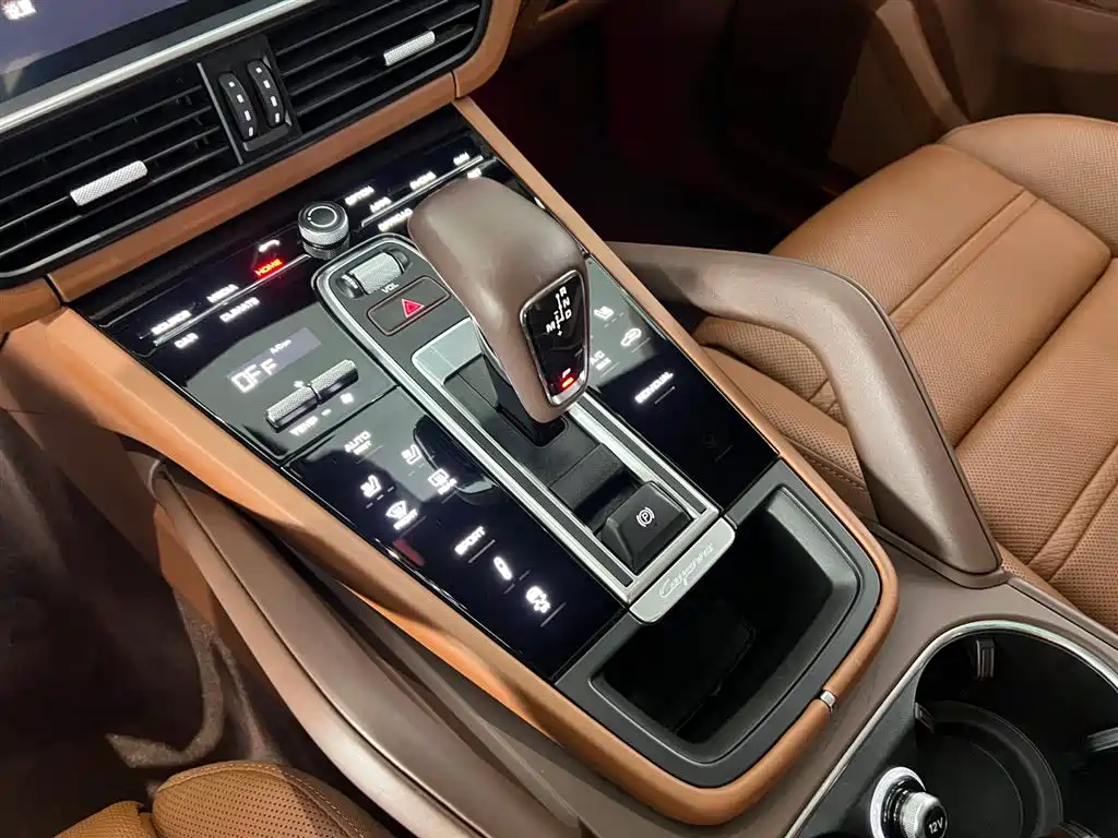 Porsche Cayenne 2023 — фото 18