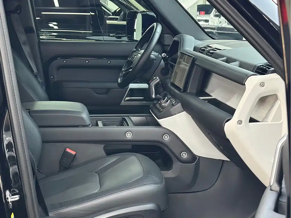 Land Rover Defender 2022