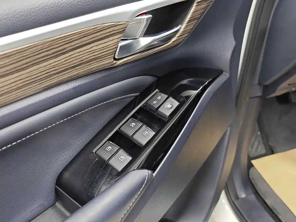 GAC Trumpchi M8 2022 — фото 16