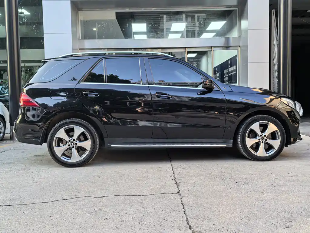Mercedes-Benz GLE 2018 — фото 2