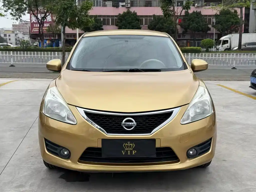 Nissan Tiida 2013