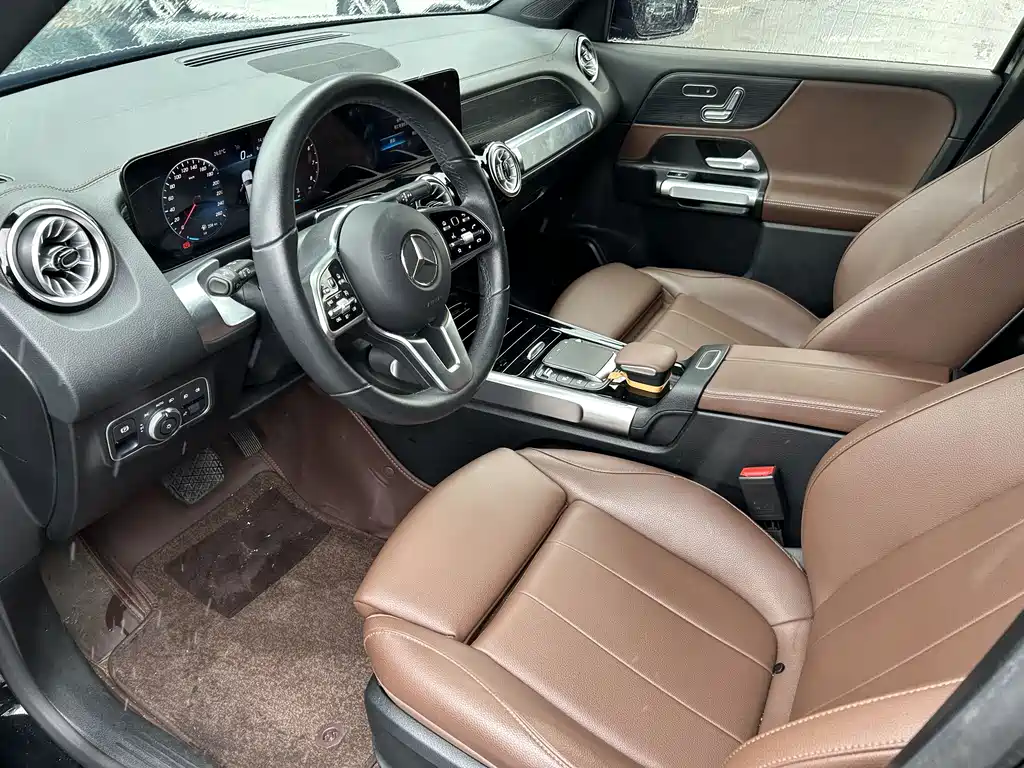 Mercedes-Benz GLB 2023
