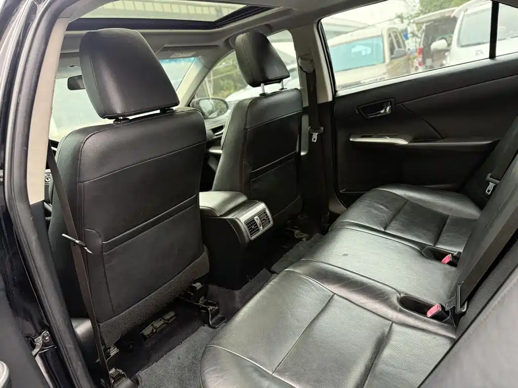 Toyota Camry 2016 — фото 11