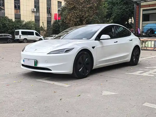 Tesla Model 3 2023