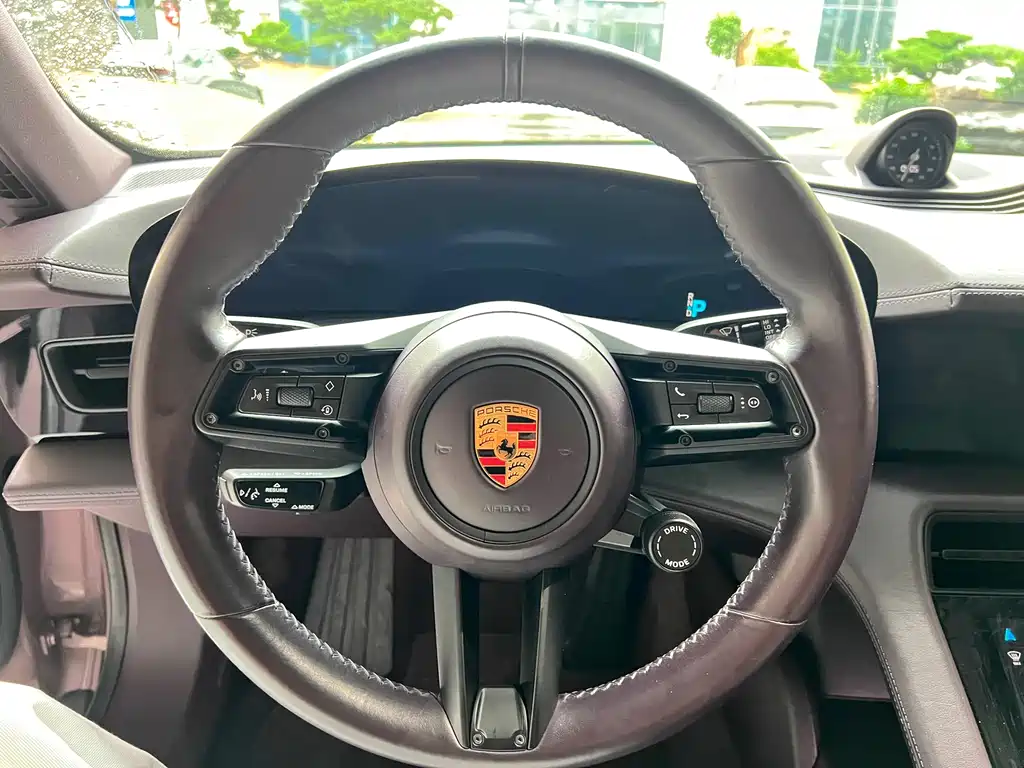 Porsche Taycan 2020 — фото 6