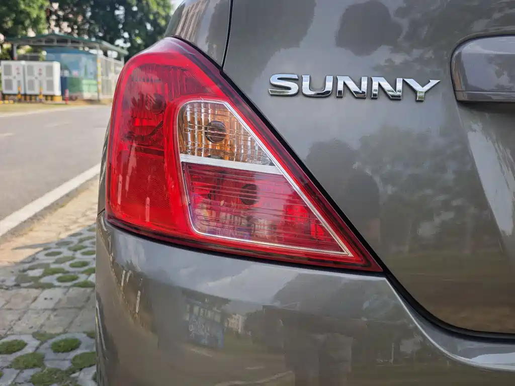 Nissan Sunny 2016 — фото 14