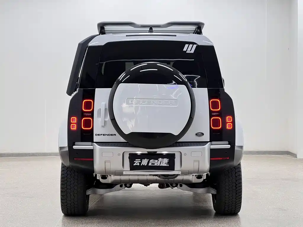 Land Rover Defender 2023 — фото 6