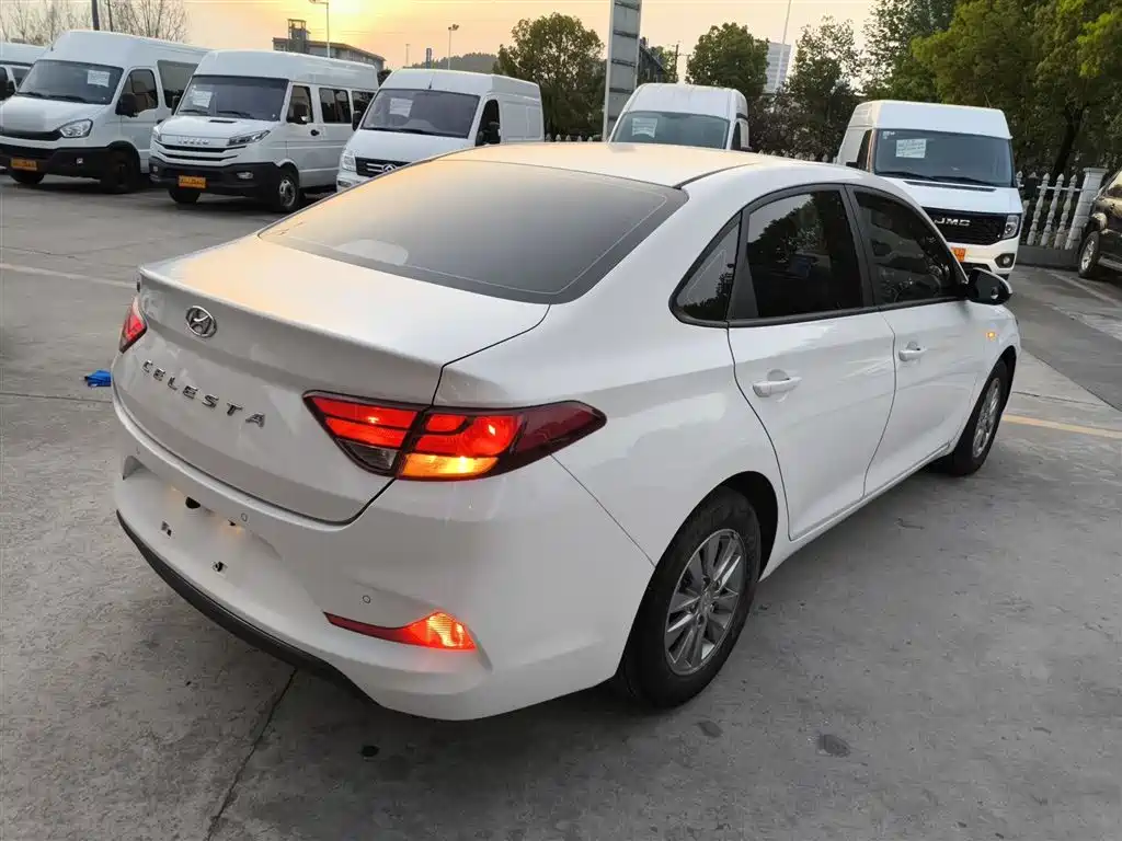 Hyundai Elantra 2019 — фото 5