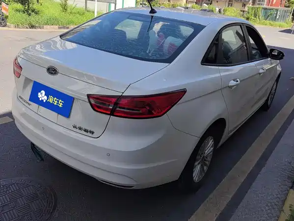 Ford Escort 2018