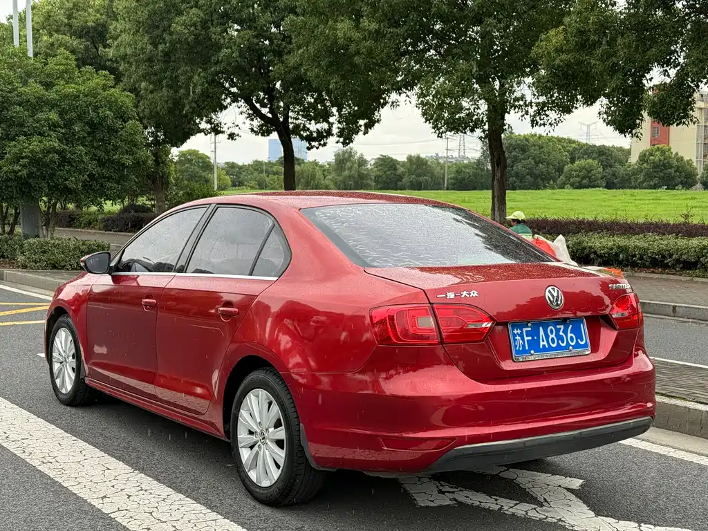 Volkswagen Sagitar 2015