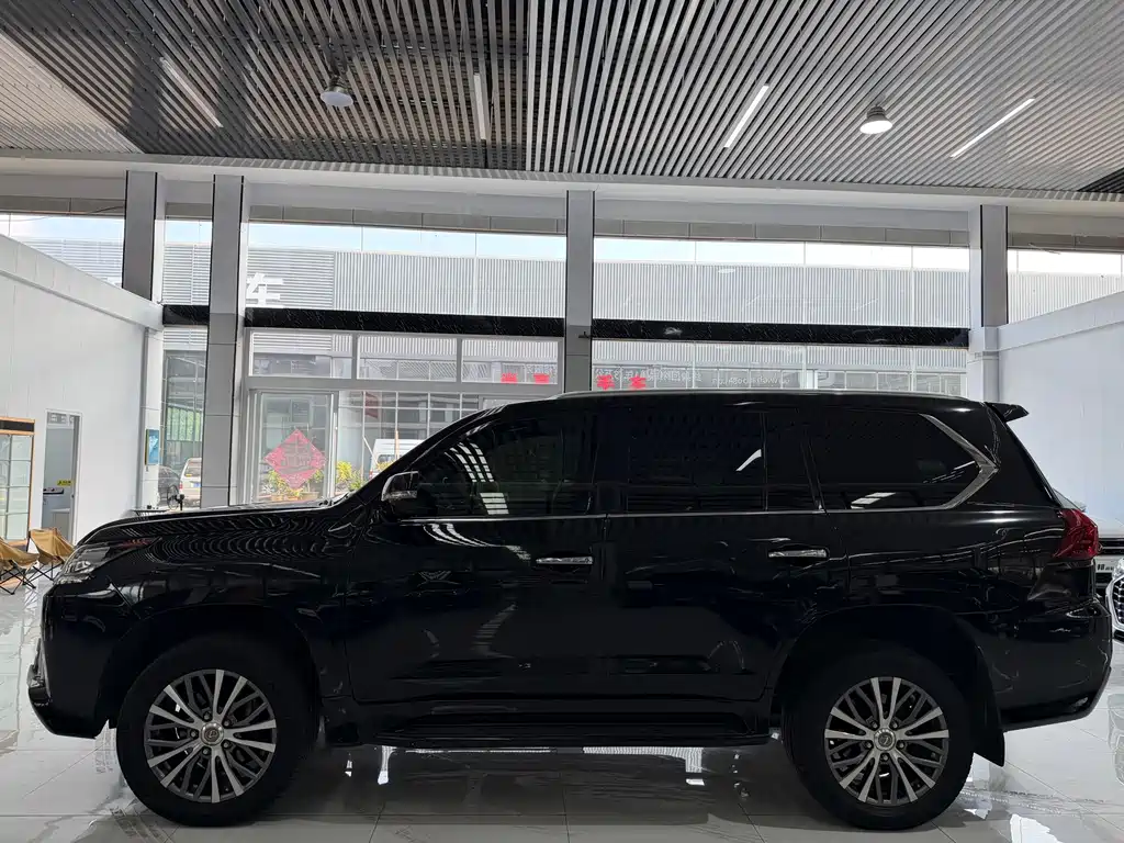 Lexus LX 2020 — фото 3