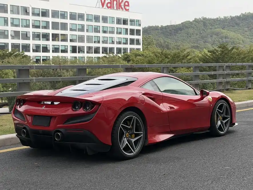 Ferrari F8 2022 — фото 8