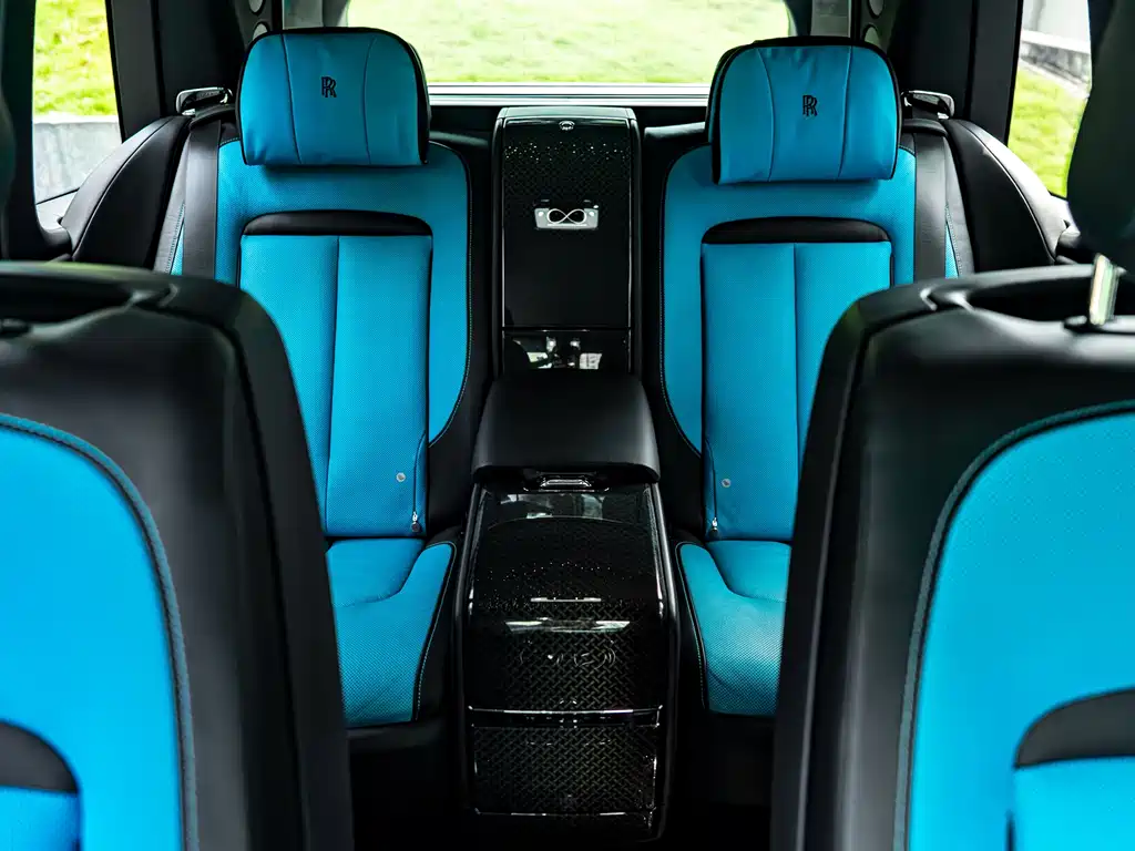 Rolls-Royce Cullinan 2020 — фото 12
