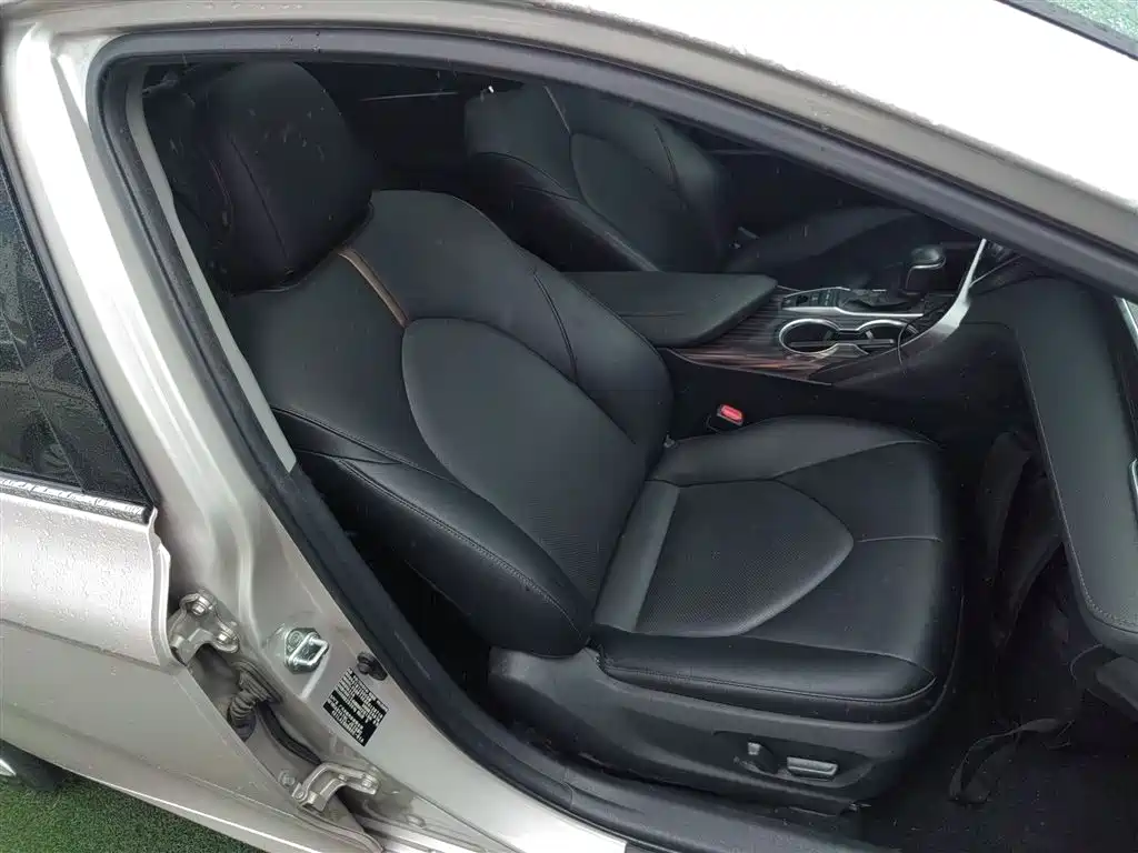 Toyota Camry 2019 — фото 20