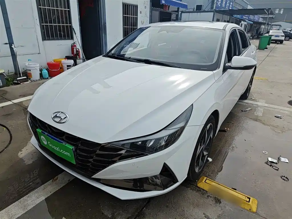 Hyundai Elantra 2022 — фото 1