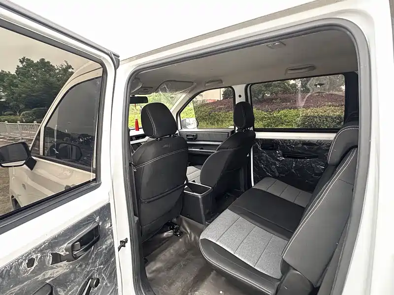 Wuling Hongguang PLUS 2022 — фото 12