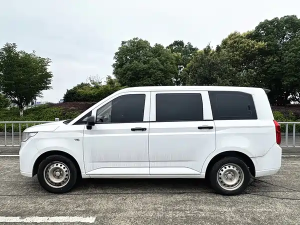 Wuling Hongguang PLUS 2020