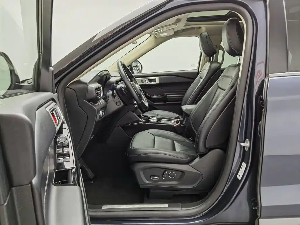 Ford Explorer 2021 — фото 10