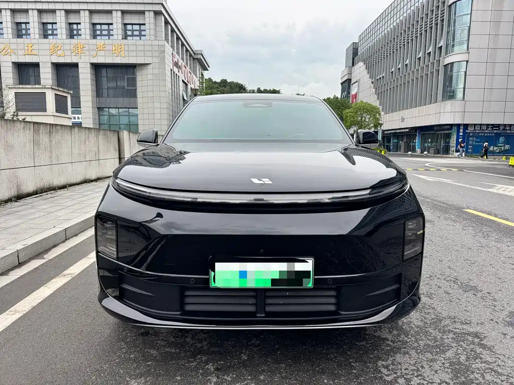 Li Auto Li L6 2025