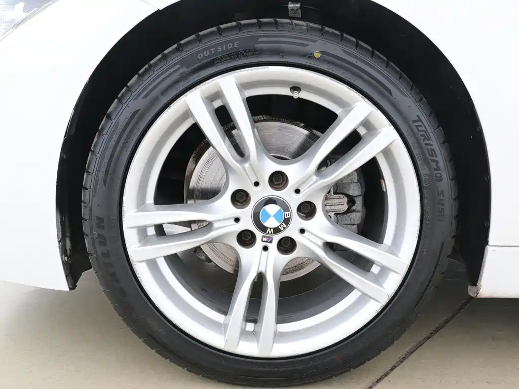 BMW 3 Series 2019 — фото 15