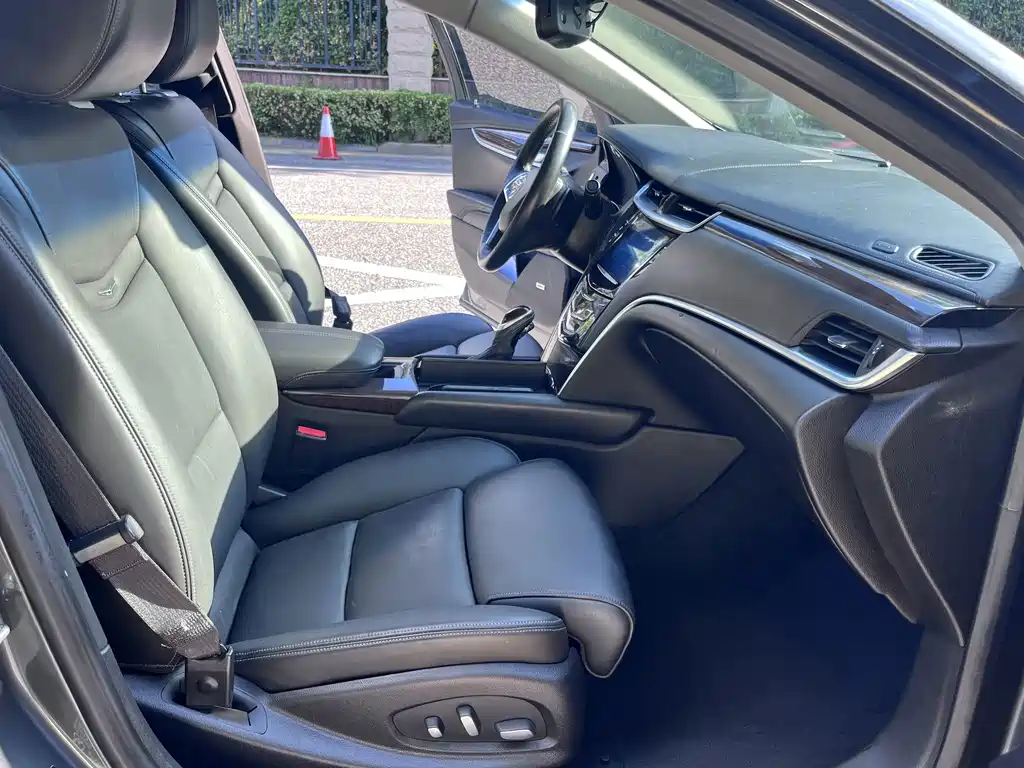 Cadillac XTS 2014 — фото 14