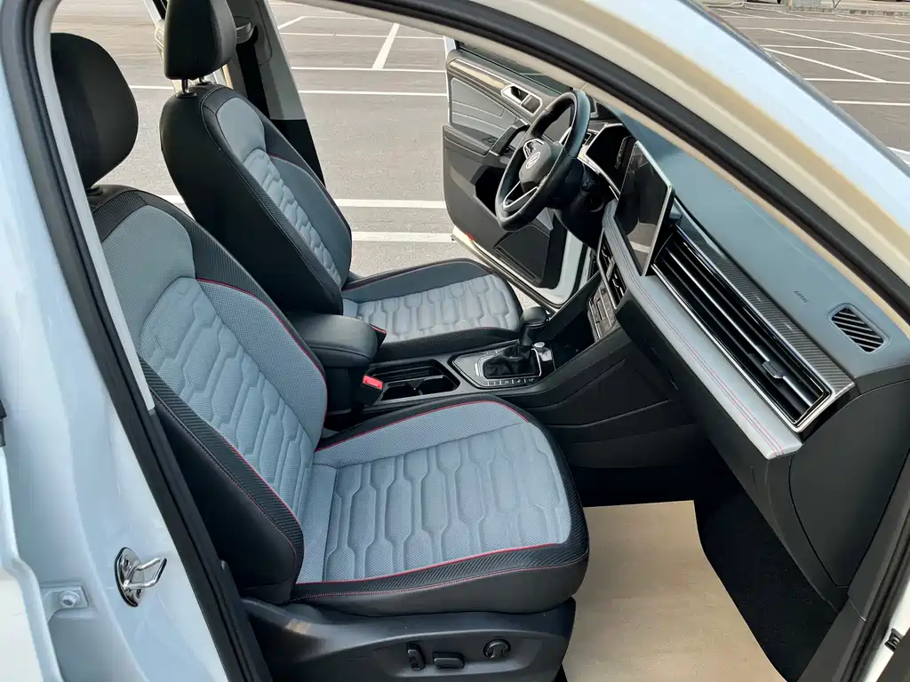 Volkswagen Tiguan L New Energy 2023 — фото 8