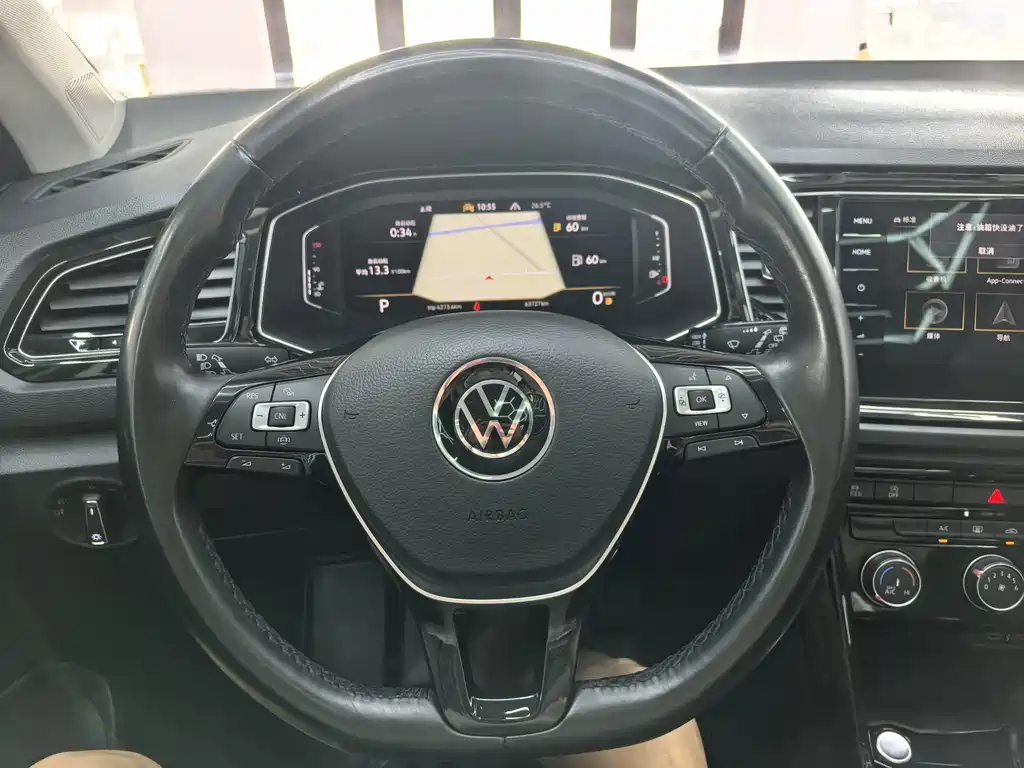 Volkswagen T-Roc 2023 — фото 10