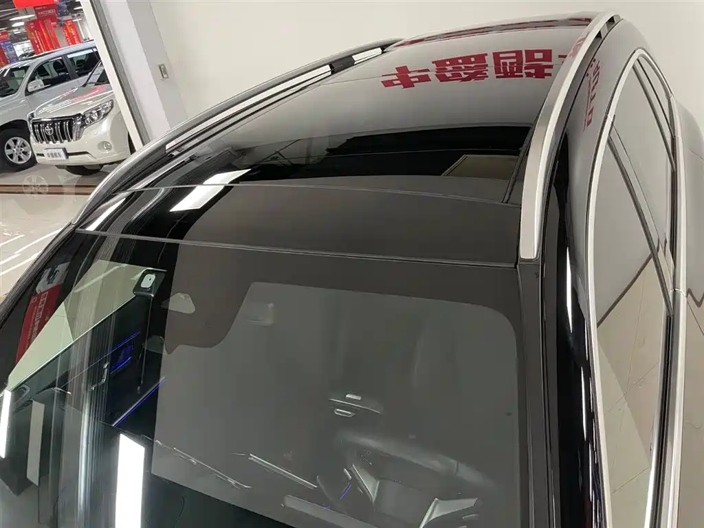 Mercedes-Benz GLC 2023
