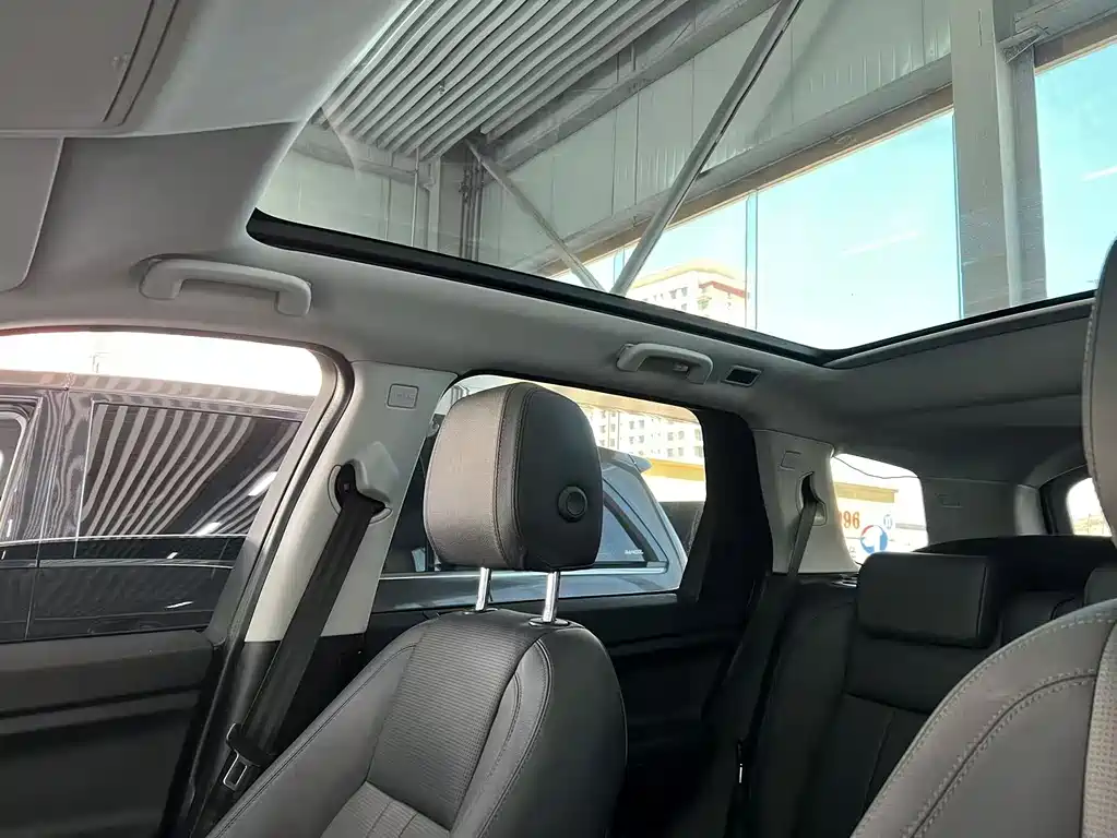 Land Rover Discovery Sport 2019 — фото 20