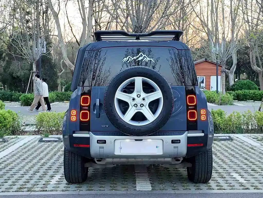 Land Rover Defender 2021 — фото 12