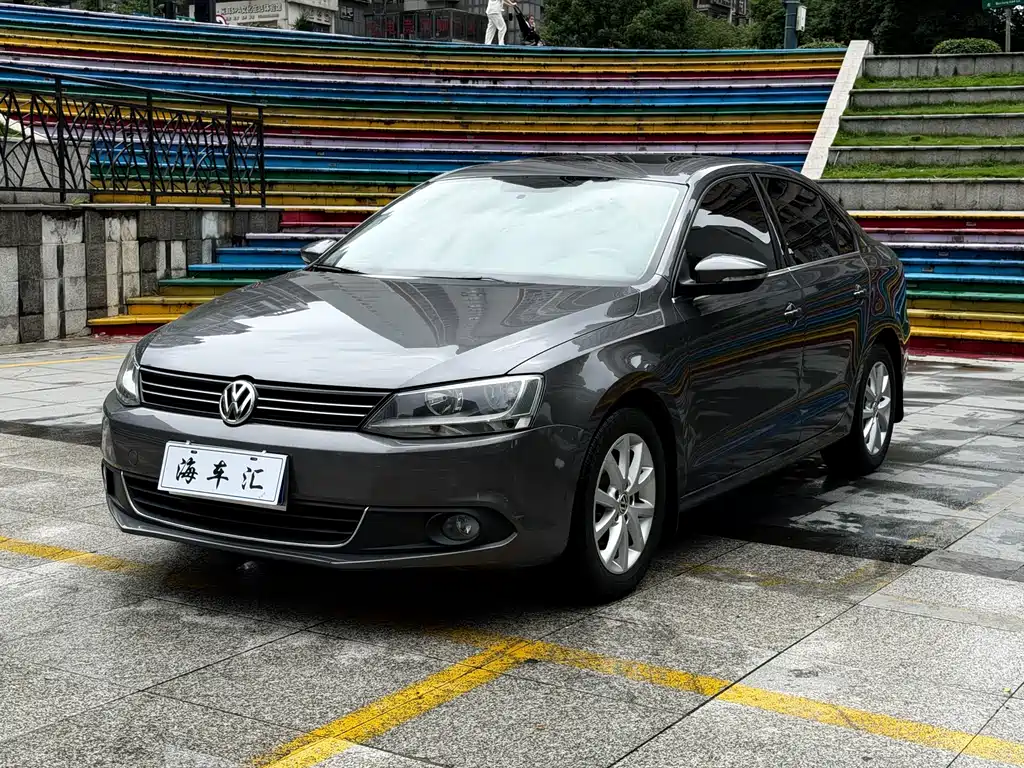 Volkswagen Sagitar 2012