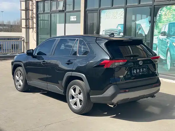 Toyota RAV4 2021