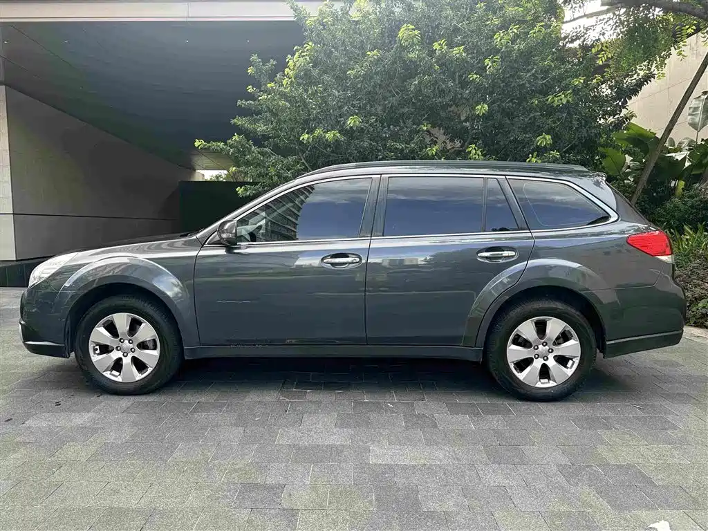 Subaru Outback 2010 — фото 10