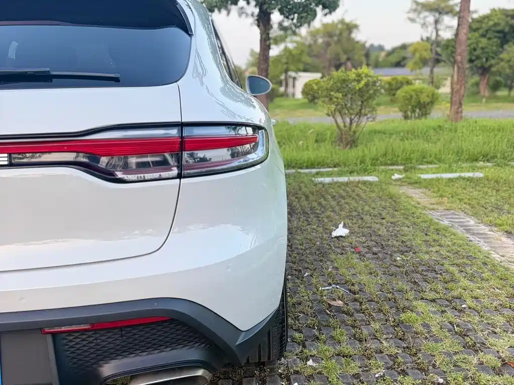 Porsche Macan 2016 — фото 11