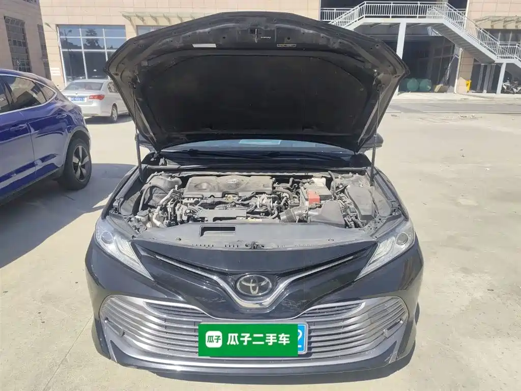 Toyota Camry 2018 — фото 16
