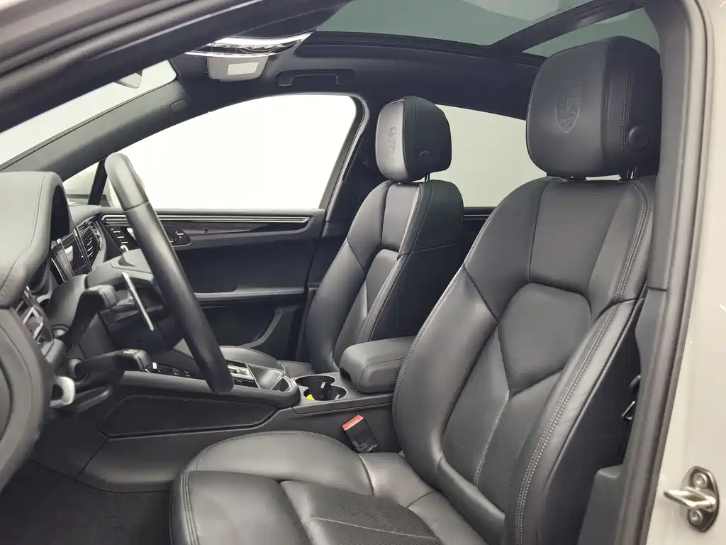 Porsche Macan 2022 — фото 11